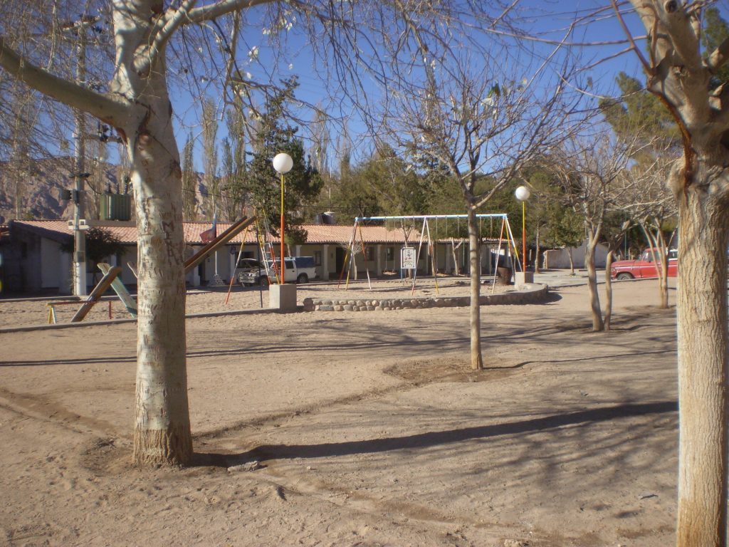 Plaza de Angastaco, Salta - wikicommons