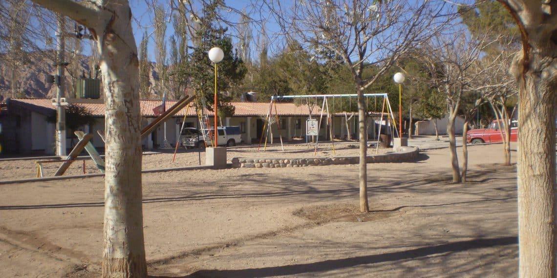 Plaza de Angastaco, Salta - wikicommons