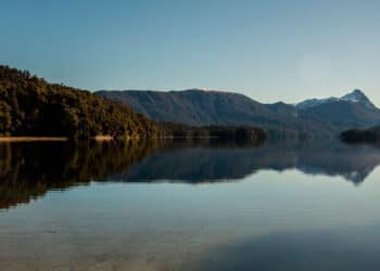 Lago Espejo, Neuquén - Villa la Angostura Turismo - foto: Juan Caló