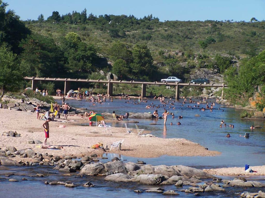 Puente Zuviría y playa, Cosquín, Valle de Punilla , Córdoba