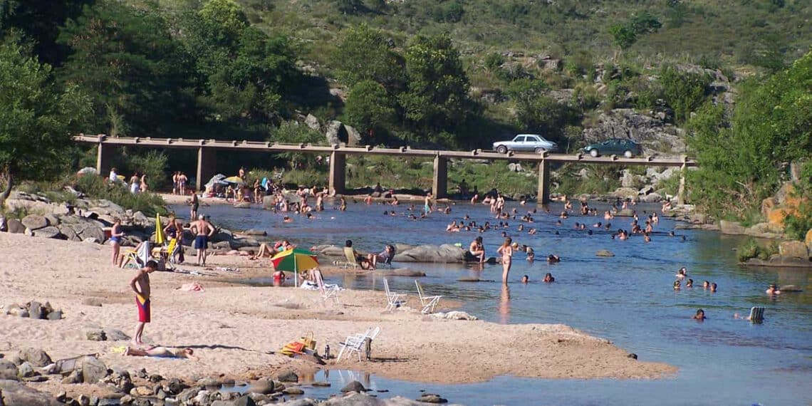 Puente Zuviría y playa, Cosquín, Valle de Punilla , Córdoba