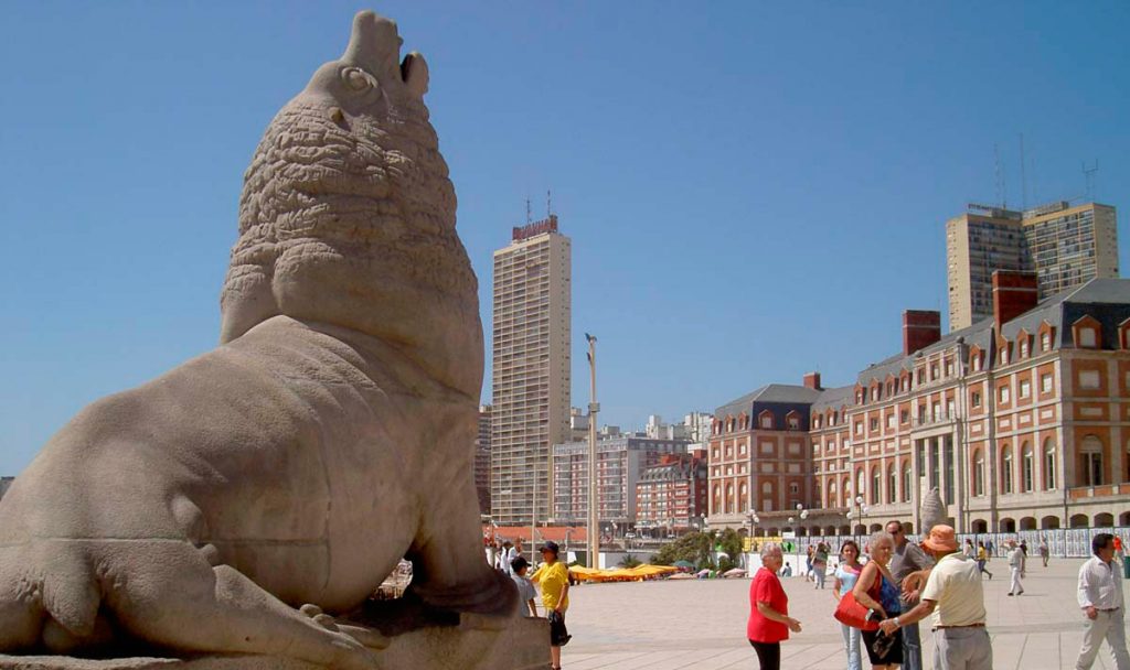 Escultura de los Lobos Marinos de Mar del Plata