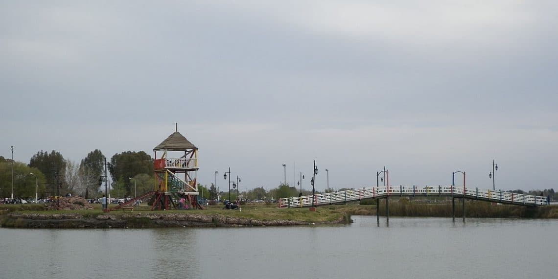 Mirador de la laguna del Parque Don Tomás, Santa Rosa, La Pampa