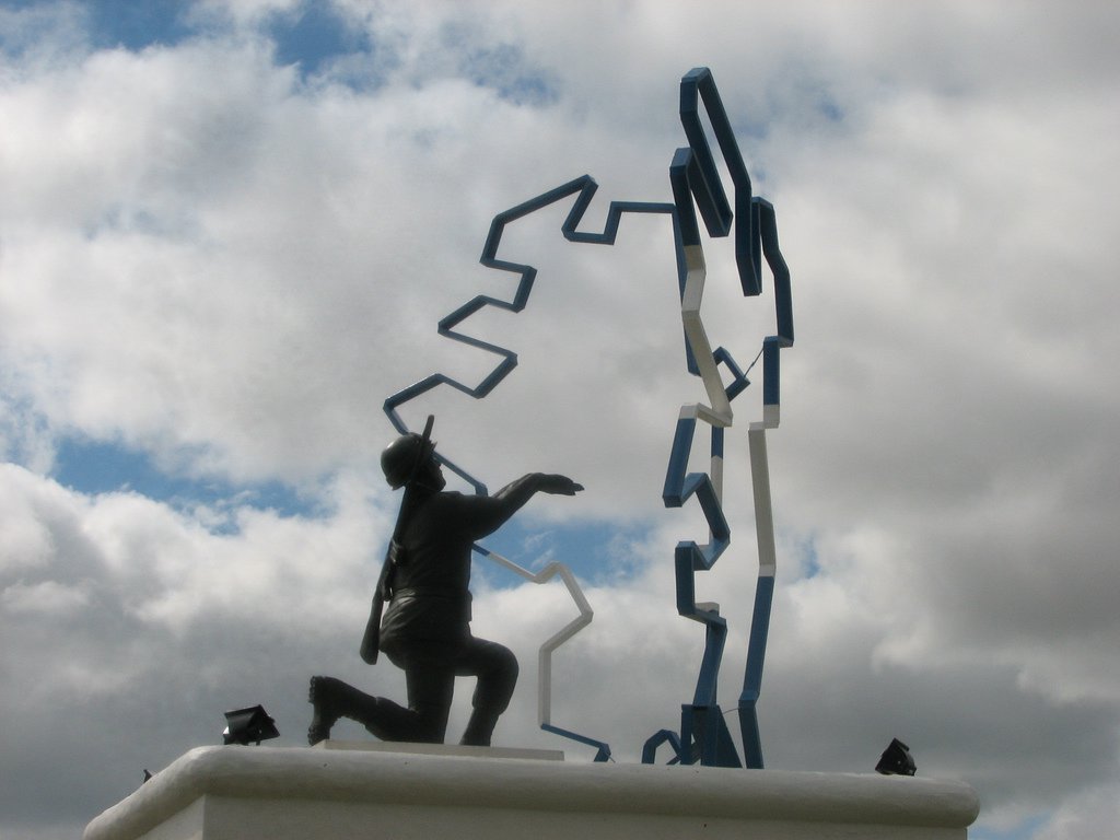 Monumento a los Veteranos de Guerra de San Nicolás de los Arroyos