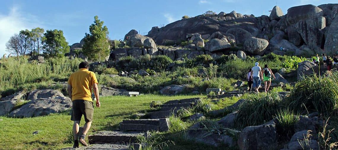 La Piedra Movediza de Tandil, una maravilla legendaria Tripin