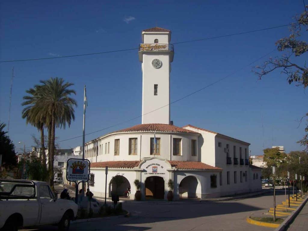 Edificio_municipal_de_Termas_de_Rio_Hondo