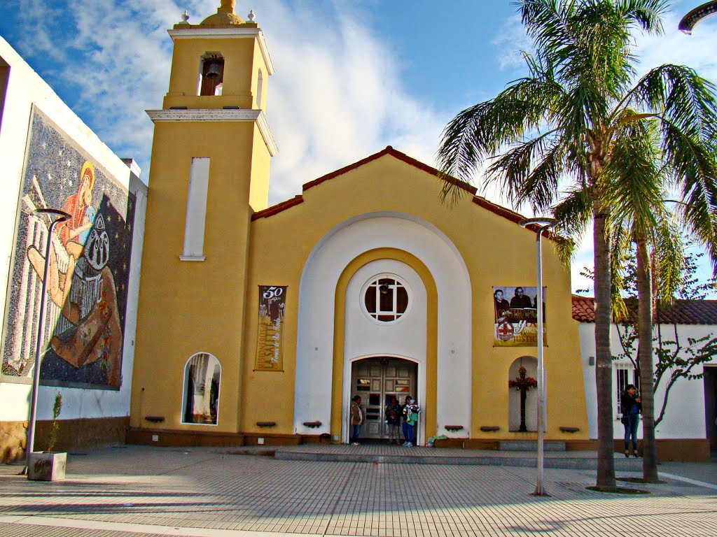 Termas de Río Hondo (Santiago del Estero) - Iglesia del Perpetuo Socorro - ecm