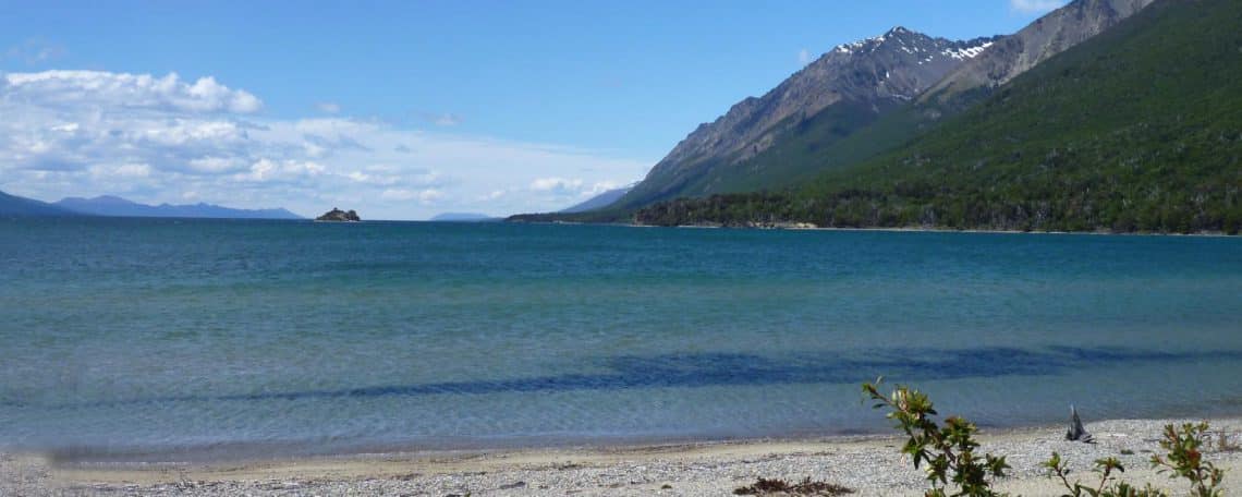 Lago Fagnano, Tierra del Fuego - ph www.aguaspatagonicas.co