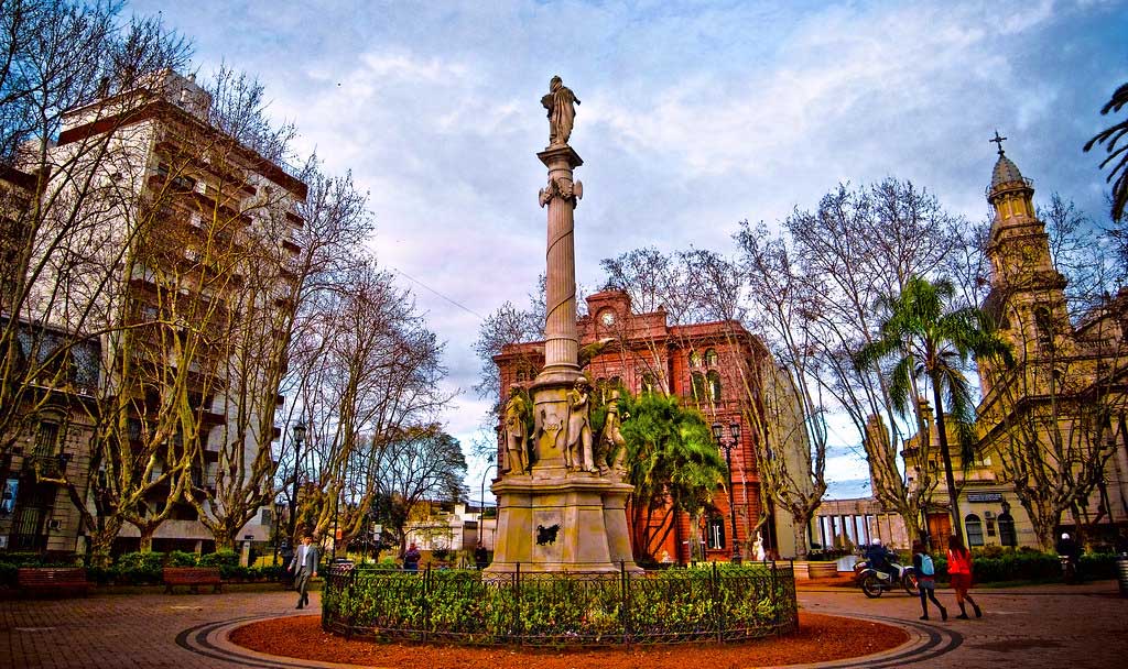Plaza 25 de Mayo -Rosario  ph Emilio Pereira | Flickr