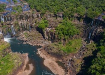 Cataratas del Iguazú sin agua 2020 - foto: Notife.com