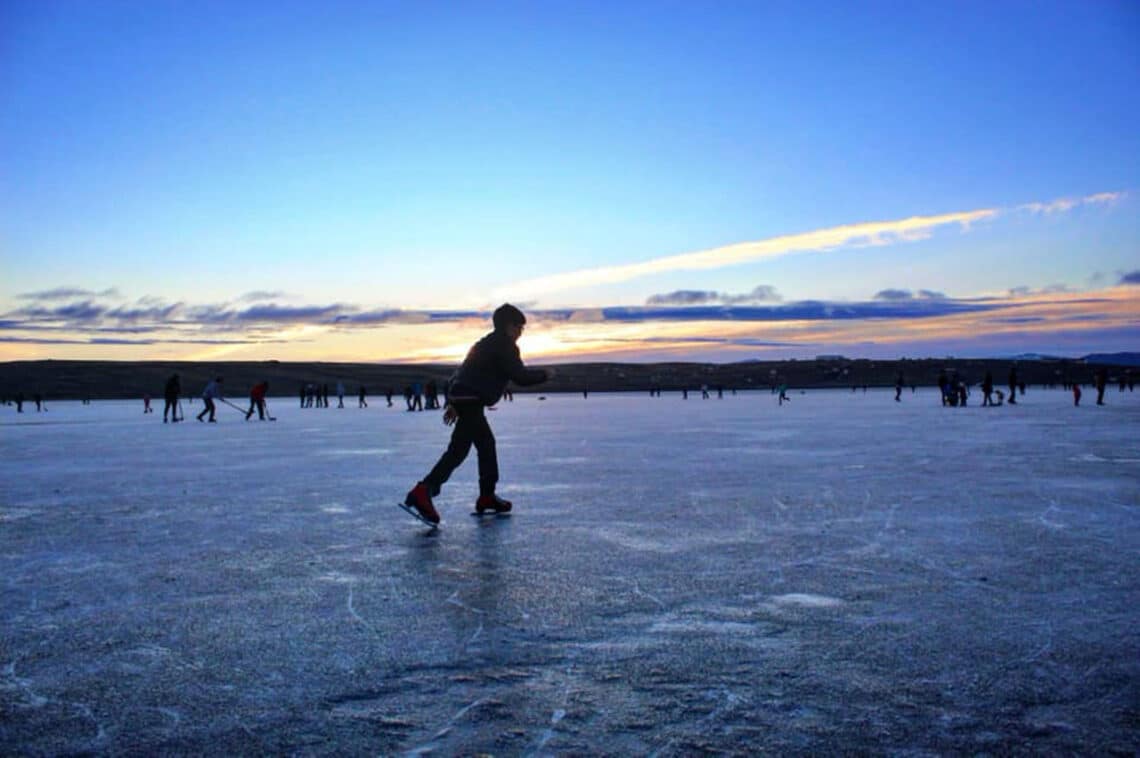 Patinaje en Bahía Redonda - foto: @clubandinocalafate