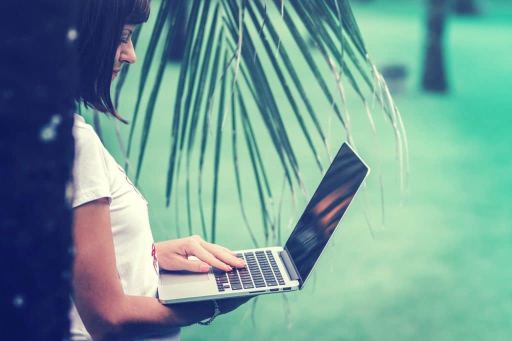 Nómade digital - Foto de Artem Beliaikin en Pexels